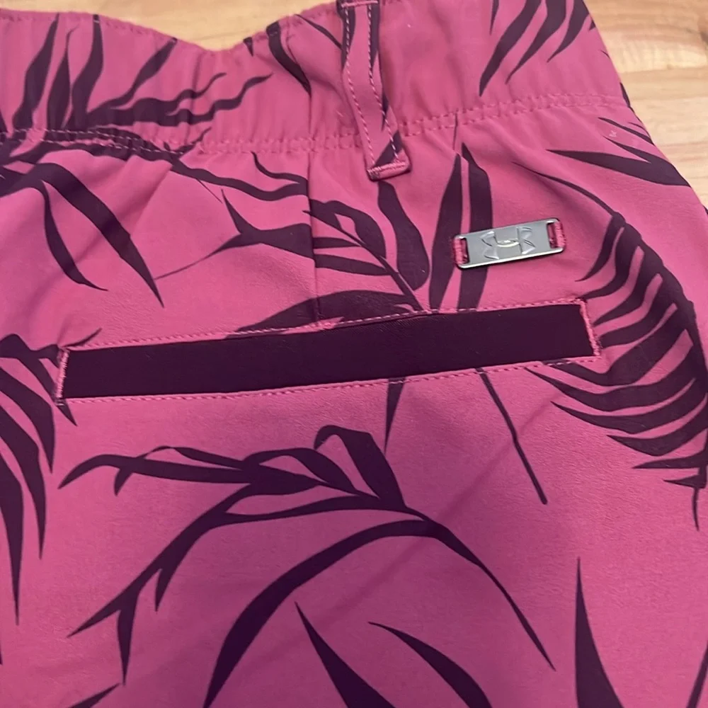 Under Armour Women’s Pink Quartz 9” Golf Shorts Size 8 NWOT